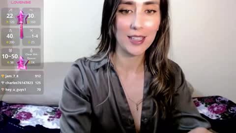 Snapshot of moriahhoe chatting on 02-18-25, 10:36 Moriah online show from 02-18-25, 10:36