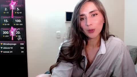 Snapshot of moriahhoe chatting on 02-25-25, 10:18 Moriah online show from 02-25-25, 10:18