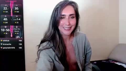 Snapshot of moriahhoe chatting on 03-03-25, 10:10 Moriah online show from 03-03-25, 10:10