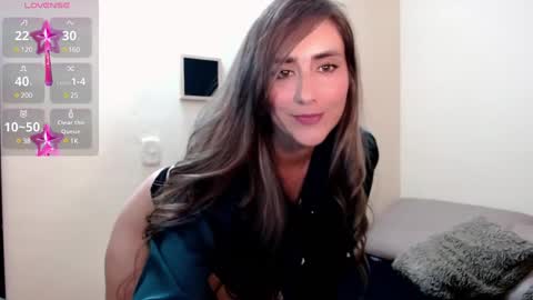 Snapshot of moriahhoe chatting on 03-05-25, 07:27 Moriah online show from 03-05-25, 07:27