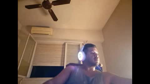 Snapshot of morocho777 chatting on 02-06-25, 05:25 Bruno online show from 02-06-25, 05:25