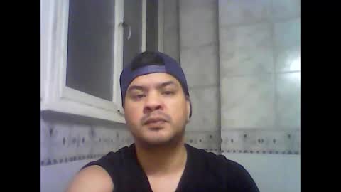 Snapshot of morocho777 chatting on 10-18-25, 11:27 Bruno online show from 10-18-25, 11:27