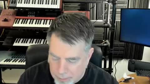 mostly_unbothered online show from 11-11-25, 09:42