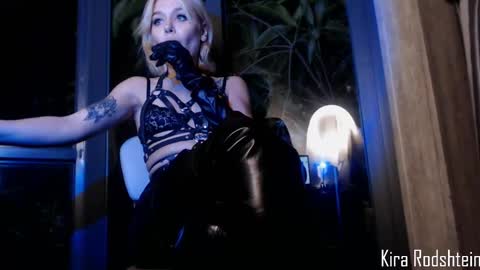 Snapshot of motherofdragons__ chatting on 03-06-25, 02:29 fansly kirarodshtein online show from 03-06-25, 02:29