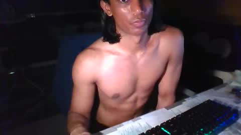 Snapshot of mozeyxxx chatting on 11-13-25, 12:20 Mozey online show from 11-13-25, 12:20