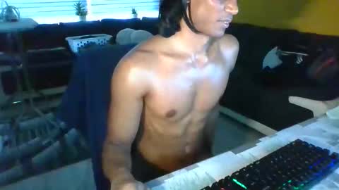 Snapshot of mozeyxxx chatting on 11-13-25, 02:16 Mozey online show from 11-13-25, 02:16