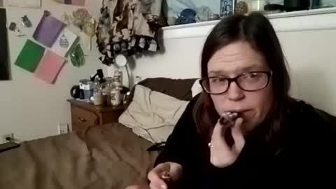 Snapshot of mr_and_mrs_dragon chatting on 01-19-25, 05:37 Mr and Mrs Dragon online show from 01-19-25, 05:37