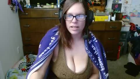 Snapshot of mr_and_mrs_dragon chatting on 01-23-25, 05:42 Mr and Mrs Dragon online show from 01-23-25, 05:42