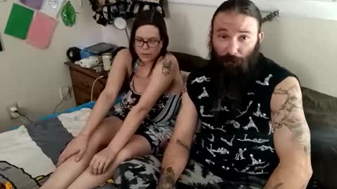 Snapshot of mr_and_mrs_dragon chatting on 01-25-25, 05:29 Mr and Mrs Dragon online show from 01-25-25, 05:29