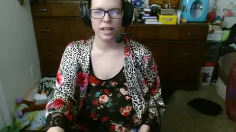 Snapshot of mr_and_mrs_dragon chatting on 02-05-25, 05:53 Mr and Mrs Dragon online show from 02-05-25, 05:53