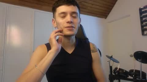 Snapshot of mr_andresr chatting on 09-19-25, 01:29 Andy online show from 09-19-25, 01:29