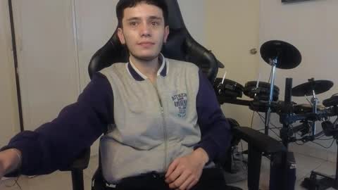 Snapshot of mr_andresr chatting on 10-27-25, 05:39 Andy online show from 10-27-25, 05:39