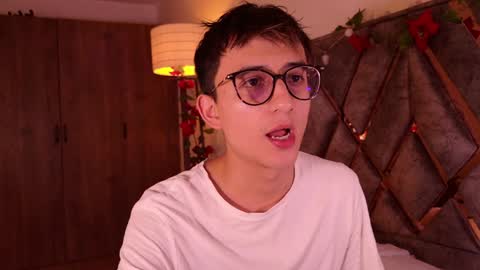 Snapshot of mr_evan1 chatting on 12-04-24, 12:14 Mr Evans online show from 12-04-24, 12:14