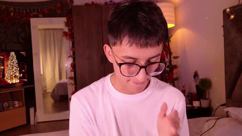 Snapshot of mr_evan1 chatting on 12-09-24, 11:58 Mr Evans online show from 12-09-24, 11:58