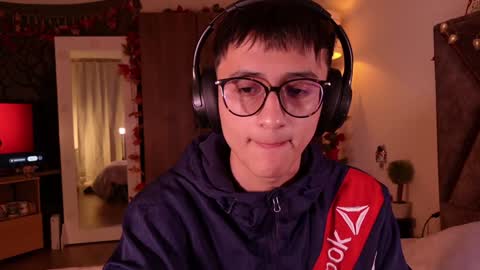 Snapshot of mr_evan1 chatting on 12-11-24, 12:23 Mr Evans online show from 12-11-24, 12:23