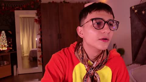 Snapshot of mr_evan1 chatting on 12-12-24, 02:00 Mr Evans online show from 12-12-24, 02:00