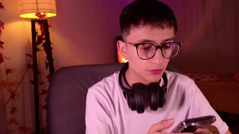 Snapshot of mr_evan1 chatting on 12-13-24, 11:55 Mr Evans online show from 12-13-24, 11:55