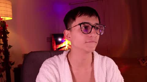 Snapshot of mr_evan1 chatting on 12-23-24, 12:19 Mr Evans online show from 12-23-24, 12:19