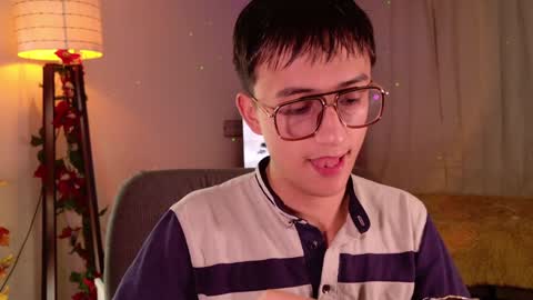 Snapshot of mr_evan1 chatting on 12-28-24, 02:32 Mr Evans online show from 12-28-24, 02:32