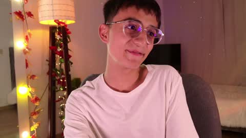 Snapshot of mr_evan1 chatting on 01-24-25, 03:24 Mr Evans online show from 01-24-25, 03:24