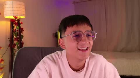 Snapshot of mr_evan1 chatting on 01-28-25, 02:53 Mr Evans online show from 01-28-25, 02:53