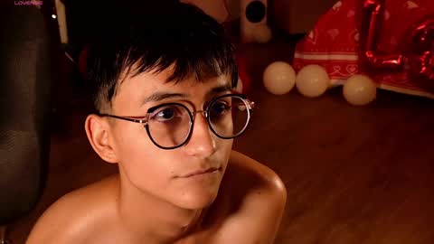 Snapshot of mr_evan1 chatting on 02-06-25, 06:56 Mr Evans online show from 02-06-25, 06:56