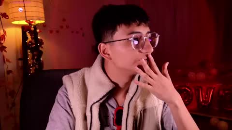 Snapshot of mr_evan1 chatting on 02-10-25, 02:05 Mr Evans online show from 02-10-25, 02:05