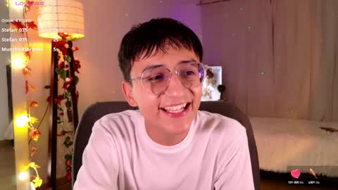 Snapshot of mr_evan1 chatting on 02-18-25, 01:44 Mr Evans online show from 02-18-25, 01:44