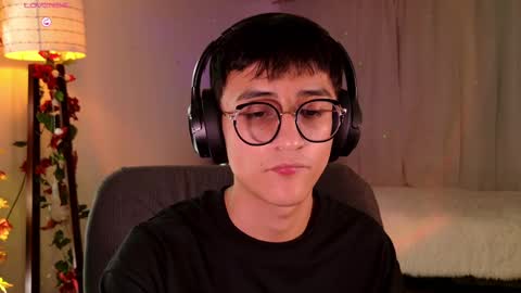 Snapshot of mr_evan1 chatting on 02-19-25, 05:27 Mr Evans online show from 02-19-25, 05:27