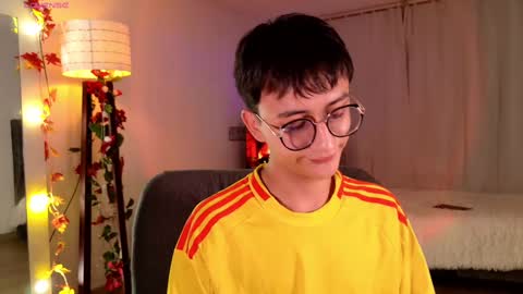 Snapshot of mr_evan1 chatting on 02-20-25, 01:51 Mr Evans online show from 02-20-25, 01:51