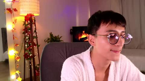 Snapshot of mr_evan1 chatting on 02-24-25, 03:53 Mr Evans online show from 02-24-25, 03:53