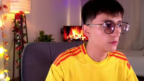 Snapshot of mr_evan1 chatting on 03-05-25, 02:45 Mr Evans online show from 03-05-25, 02:45