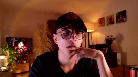 Snapshot of mr_evan1 chatting on 09-09-25, 02:49 Mr Evans online show from 09-09-25, 02:49