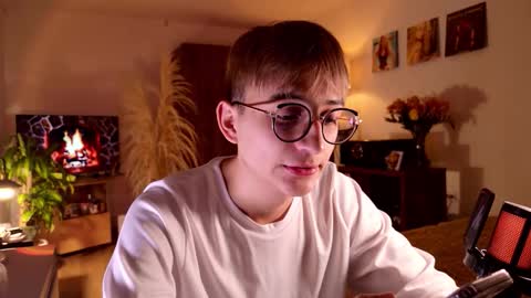 Snapshot of mr_evan1 chatting on 09-17-25, 03:24 Mr Evans online show from 09-17-25, 03:24