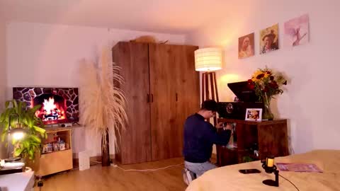 Snapshot of mr_evan1 chatting on 09-24-25, 03:04 Mr Evans online show from 09-24-25, 03:04