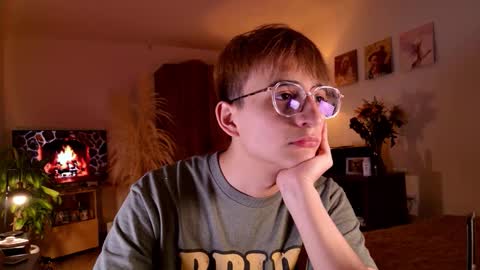 Snapshot of mr_evan1 chatting on 09-26-25, 02:32 Mr Evans online show from 09-26-25, 02:32