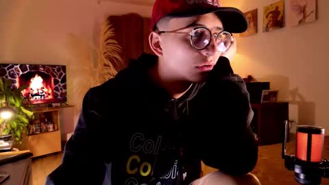 Snapshot of mr_evan1 chatting on 10-01-25, 04:57 Mr Evans online show from 10-01-25, 04:57