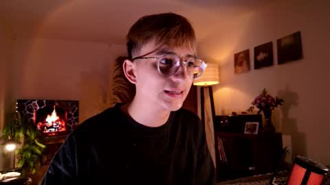 Snapshot of mr_evan1 chatting on 10-10-25, 04:39 Mr Evans online show from 10-10-25, 04:39