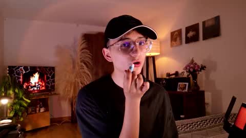 Snapshot of mr_evan1 chatting on 10-11-25, 04:49 Mr Evans online show from 10-11-25, 04:49