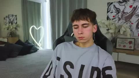 Snapshot of mr_lucky_guy chatting on 02-22-25, 06:52 Kris online show from 02-22-25, 06:52