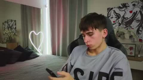 Snapshot of mr_lucky_guy chatting on 02-25-25, 02:03 Kris online show from 02-25-25, 02:03