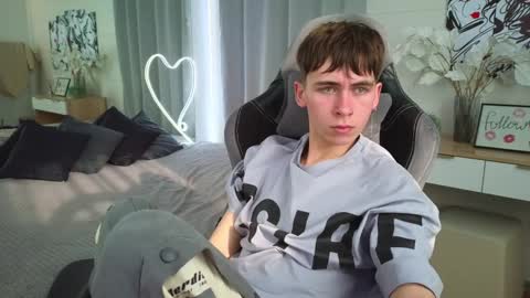 Snapshot of mr_lucky_guy chatting on 02-25-25, 05:30 Kris online show from 02-25-25, 05:30