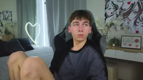 Snapshot of mr_lucky_guy chatting on 02-27-25, 08:39 Kris online show from 02-27-25, 08:39