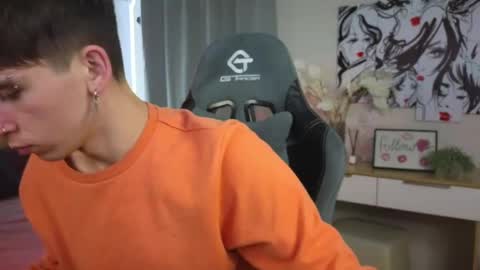 Snapshot of mr_lucky_guy chatting on 02-28-25, 02:09 Kris online show from 02-28-25, 02:09