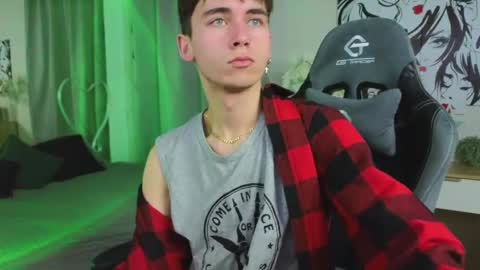 Snapshot of mr_lucky_guy chatting on 03-11-25, 08:53 Kris online show from 03-11-25, 08:53