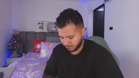 MIKEE online show from 01-06-26, 03:10