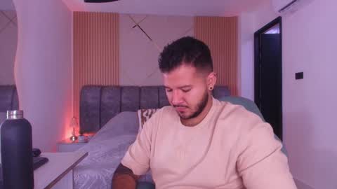 MIKEE online show from 02-11-26, 03:11