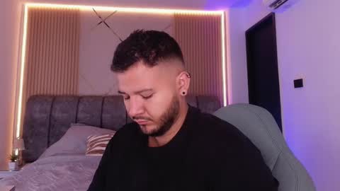 MIKEE online show from 03-29-26, 03:06