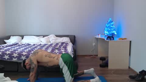 mr_nobody313 online show from 12-12-24, 09:19