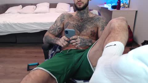 mr_nobody313 online show from 02-05-25, 07:18